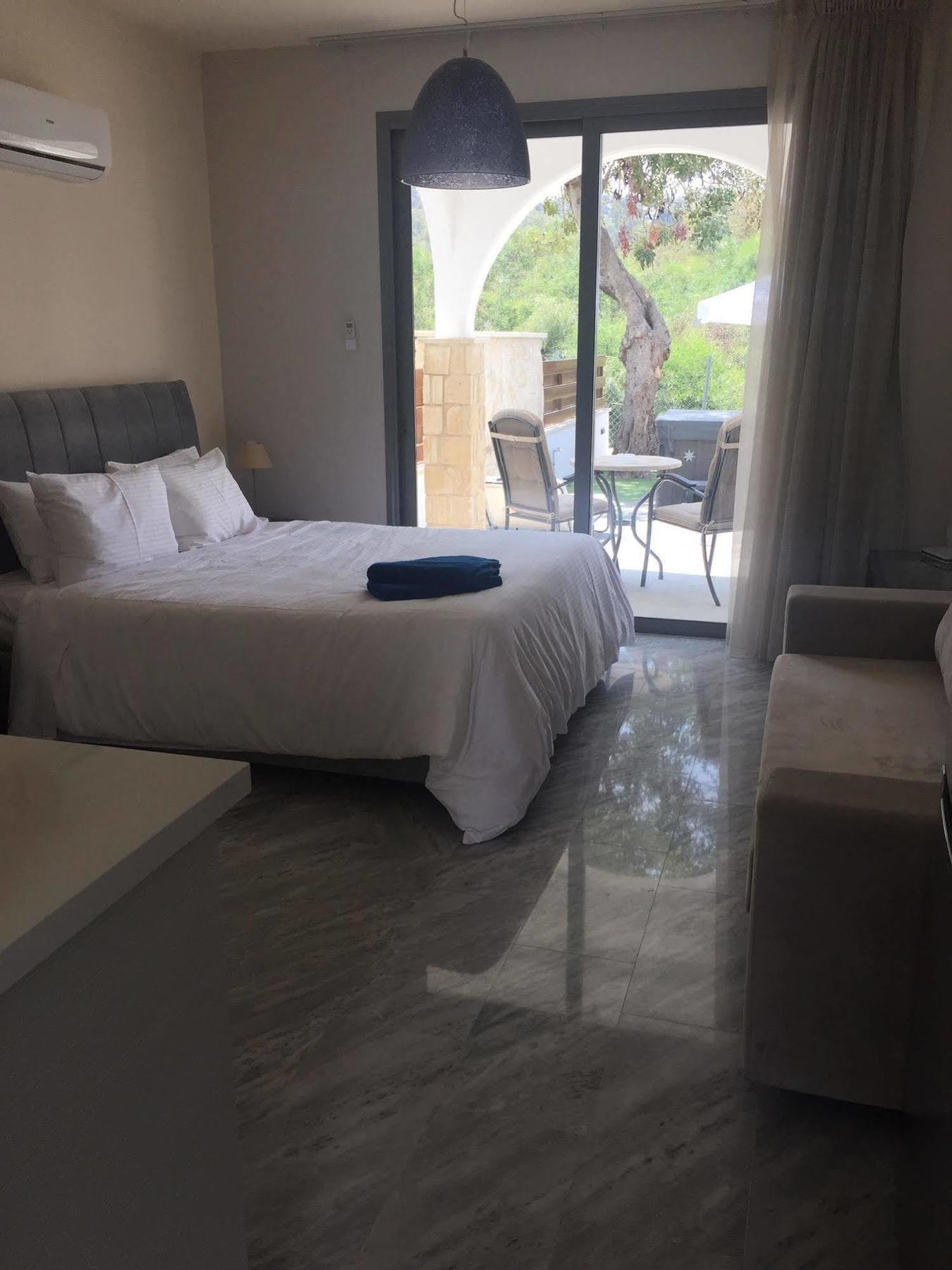 Latchi Escape Hotel And Suites Polis Exterior photo